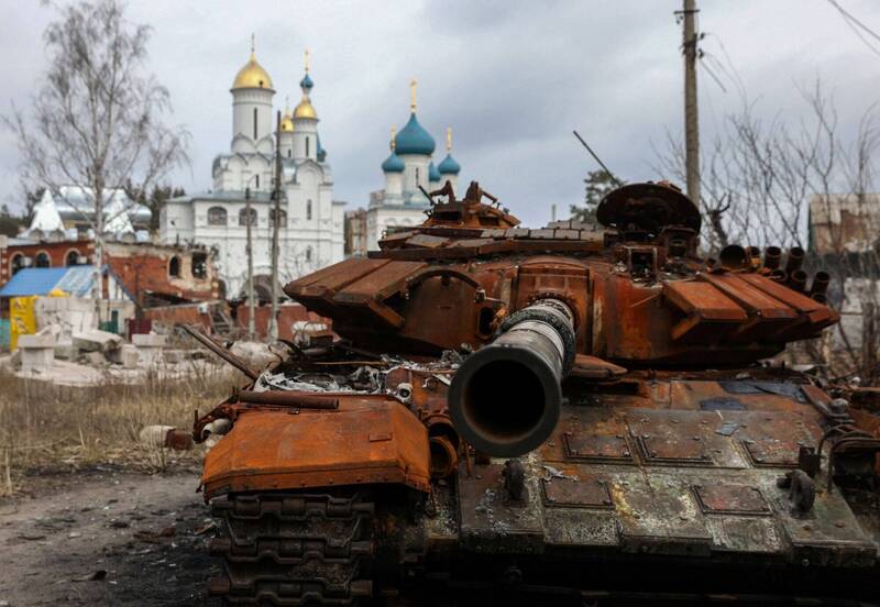 烏克蘭國防部指出，5日當天有930名俄軍被擊殺，另外擊毀俄軍多輛載具與火砲。（法新社）