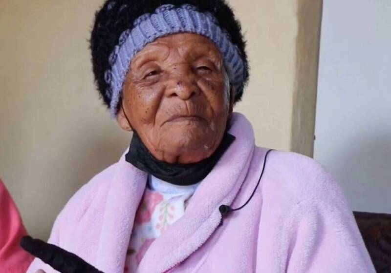 被認為是世界上最長壽女性的南非婦女馬茲布科本月3日逝世，享嵩壽128歲。（圖翻攝自推特）