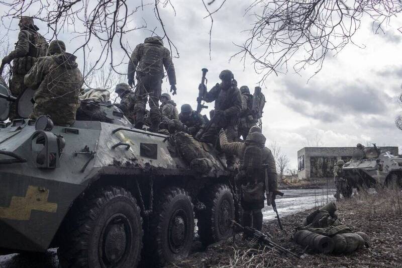 第80空降突擊旅已經抵達巴赫穆特附近加強烏克蘭的防禦。（圖擷自推特）