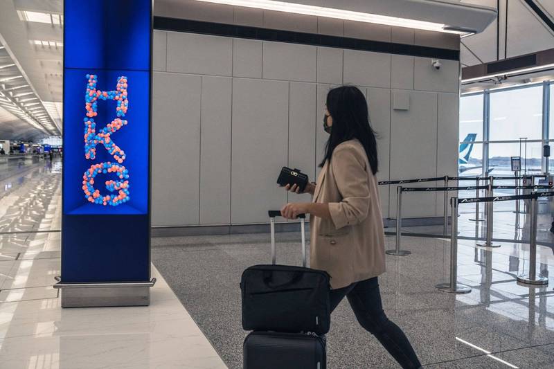 美國、澳洲近日宣告，將取消對中國旅客入境強制篩檢。（彭博）