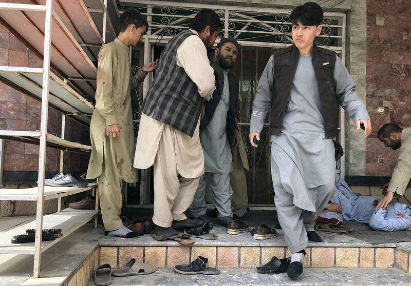 阿富汗北部省分巴尔赫週六一场新闻记者活动发生爆炸，造成1名保全人员丧生，5名记者、3名儿童受伤。（美联社）(photo:LTN)