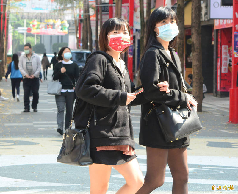 今日（11日）各地天氣晴到多雲，僅花東偶有零星短暫雨，早晚雖然偏涼，不過白天一樣舒適溫暖，週日白天仍偏暖，北部地區中午過後將轉為有局部短暫雨，晚間起大陸冷氣團或強烈大陸冷氣團南下，北部及東北部氣溫下降。（資料照）