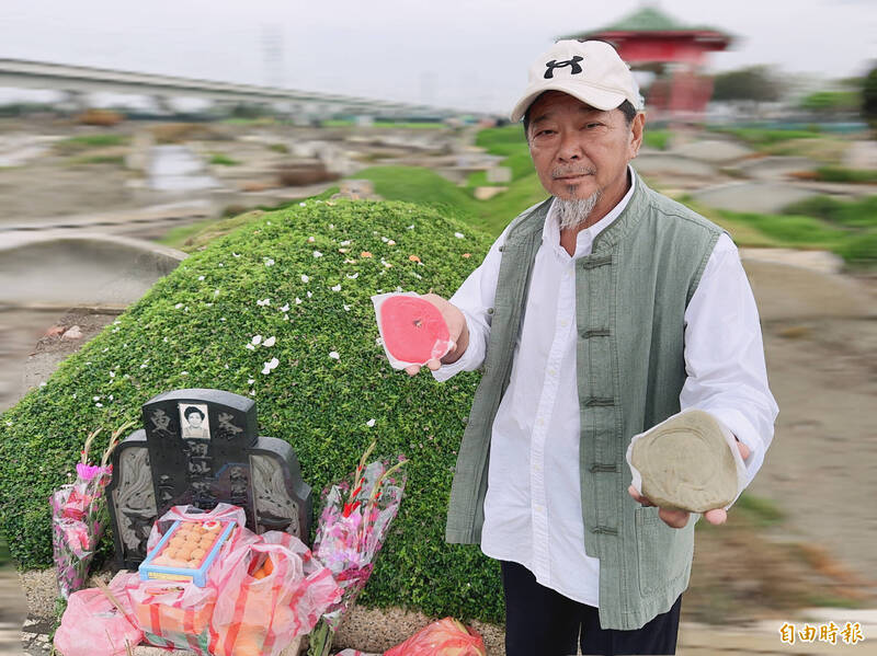 民俗專家廖大乙（圖）提醒，清明掃墓別忘了準備紅龜粿和草仔粿，如果父母墳被搶先祭拜也切勿罣礙，心誠最重要。（記者王姝琇攝）