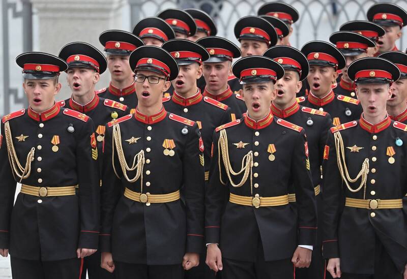 乌军指出，由于俄军人员短缺，俄罗斯正准备提前举行部份军事学校的毕业典礼。（欧新社）(photo:LTN)