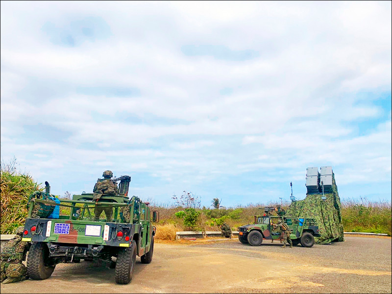 共軍威脅從台灣上空攻擊 國防部嗆：飛得過來嗎 - 政治 - 自由時報電子報