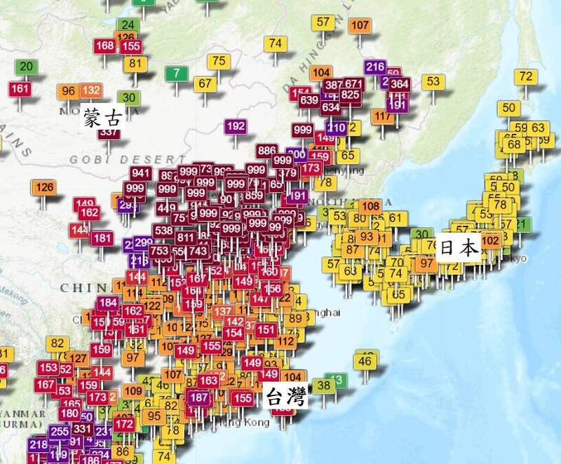 中國北方再度迎來新一波沙塵暴，中央氣象局長鄭明典PO圖，只見中國北方空氣品質褐爆，「數值999」直接破表。（圖擷自鄭明典臉書）