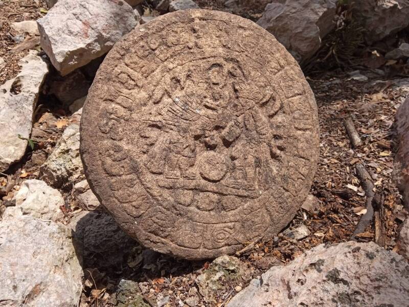 墨西哥奇琴伊察考古遺址，最新出土的石板上罕見保留了完整的象形文字。（路透）