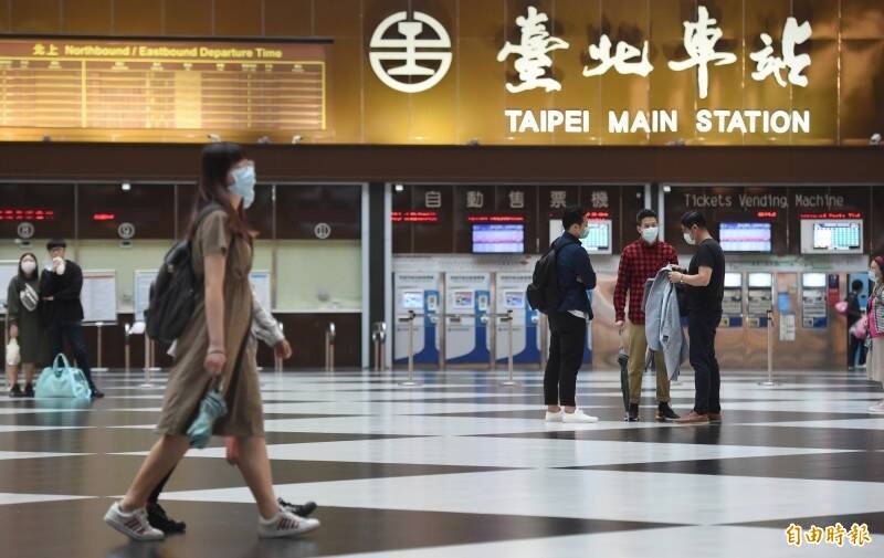調度員遭爆酒測挑人做、上班喝酒影響安全,台鐵局表示,將要求酒測需錄影存證。(資料照) 調度員遭爆酒測挑人做、上班喝酒影響安全,台鐵局表示,將要求酒測需錄影存證。(資料照)
