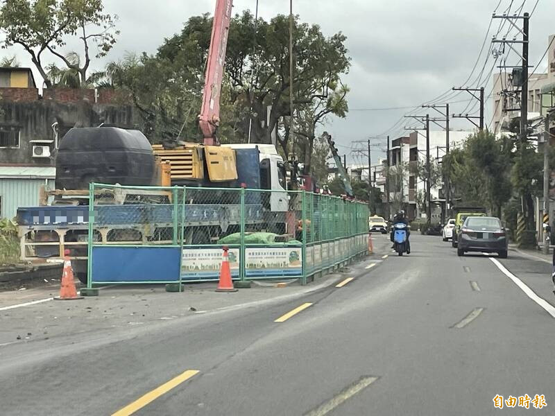 桃園市污水下水道管線鋪設越來越廣，學校也陸續展開接管工程。（記者謝武雄攝）