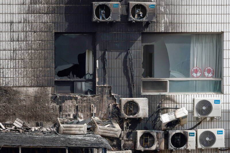 中国北京长峰医院昨天（18日）中午发生重大火灾，截至今天上午9点，罹难人数由21人增至29人。图为长峰医院现场照片。（欧新社）(photo:LTN)