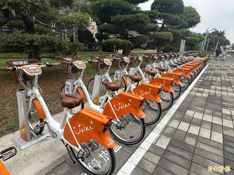 YouBike2.0E昨天正式進駐屏東。（記者陳彥廷攝）