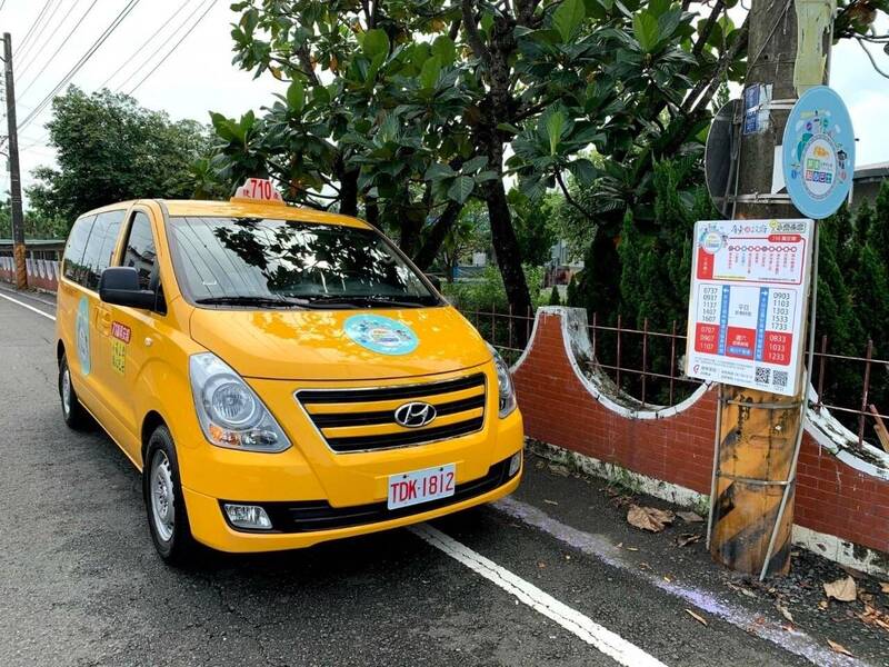 屏東縣政府推動小黃公車增加服務範圍，讓更多民眾享有便利的服務。（屏縣府提供）