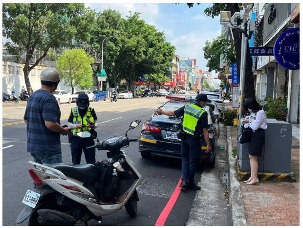 台中市警局統計，昨交通大執法首日共取締776件。（警方提供）