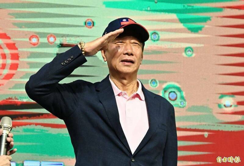 欲爭取國民黨總統提名的鴻海創辦人郭台銘，昨在高雄演說時提到可在高雄半屏山蓋小型核電站，引發爭議。（資料照）