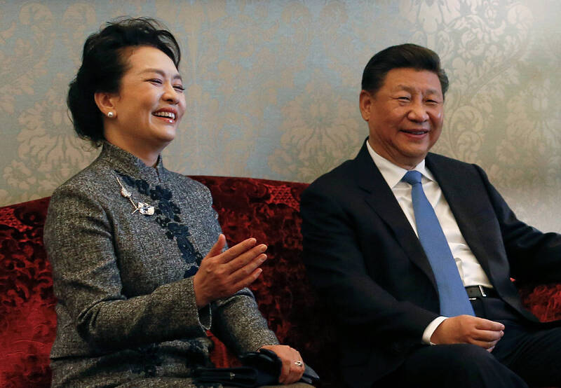 中国国家主席习近平（图右）与妻子彭丽媛（图左）致电向英国王室贺喜。（路透）(photo:LTN)