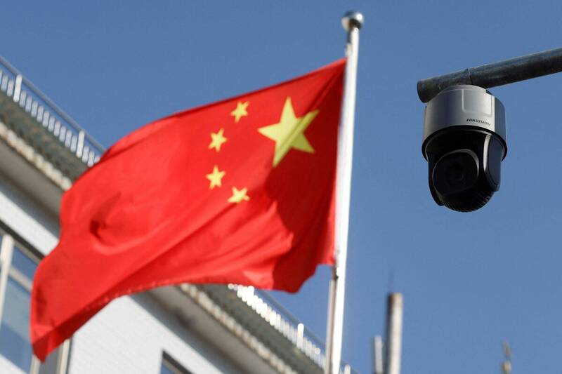 美国大专院校即将放暑假，中国留学生称会在回国前删除手机里所有资料，以免落入间谍指控。（路透档案照）(photo:LTN)