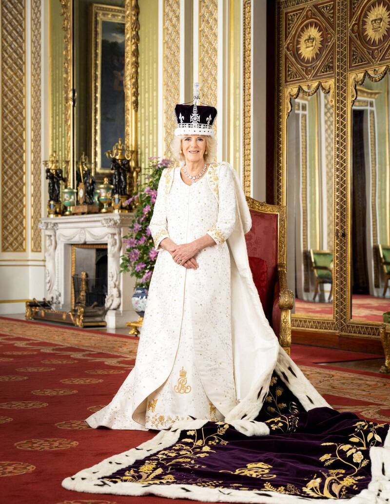 白金漢宮發佈加冕典禮後首批官方照片。圖為王后卡蜜拉。（路透）