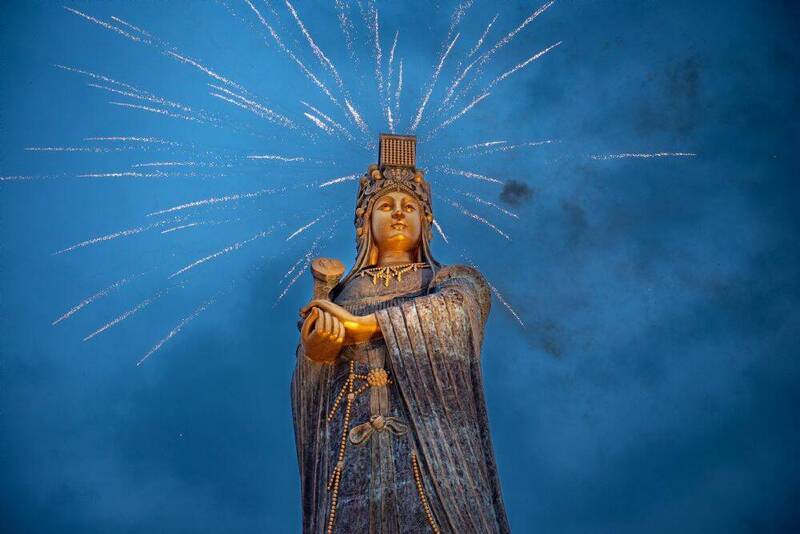 8層樓高媽祖神像在桃園新屋 媽祖壽宴席開90桌邀信眾呷平安