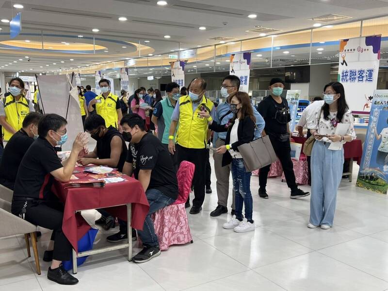 為解決客運業者人才荒，台中區監理所5月20日將舉辦大客車駕駛招募活動。（台中區監理所提供）