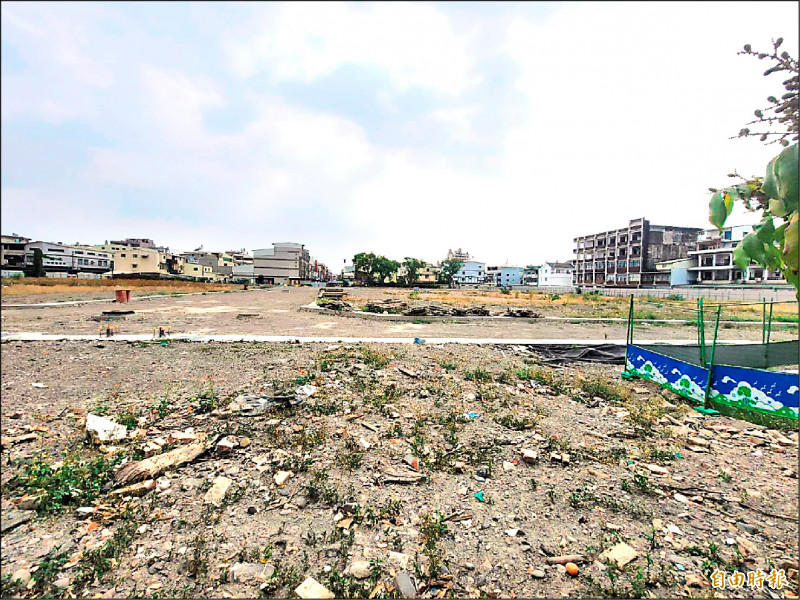 潮州明德中學土地正進行土地重劃。（記者葉永騫攝）