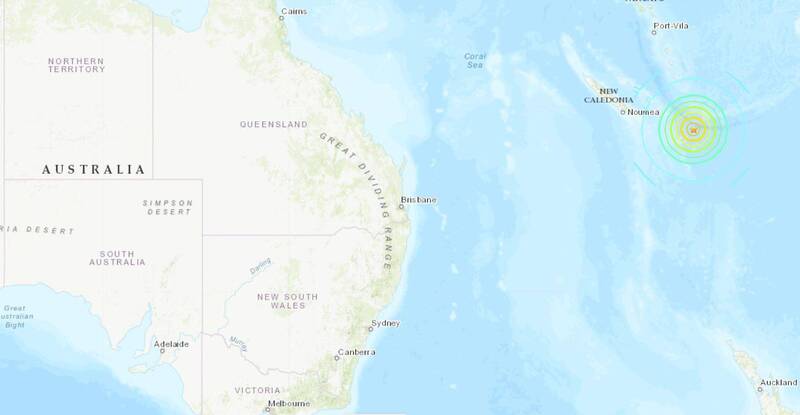 位於南太平洋的法國海外屬地新喀里多尼亞（New Caledonia），於當地時間19日13時57分（台灣時間今日上午10時57分）發生芮氏規模7.7強烈地震，並引發多國海嘯警報。（圖擷自USGS）