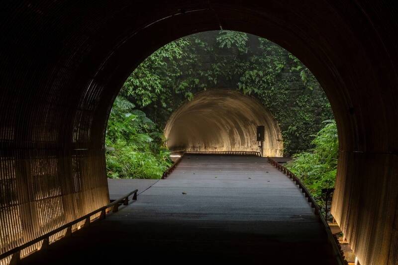 三貂嶺生態友善隧道去年完工，設計團隊將工程取名「THE DARK LINE」，報名參加「法國建築師境外設計大獎」（Grand Prix AFEX 2023 Awards），一舉獲得首獎。 （新北市工務局提供）