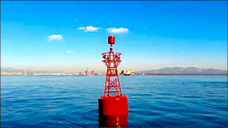 不滿菲國南海導航浮標 中急投3座燈浮標 - 國際 - 自由時報電子報