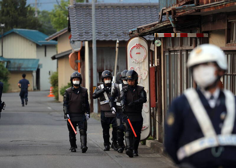 日本长野县中野市昨惊传有男子持刀及霰弹枪攻击民众的事件，被杀害的包含2名员警，分别是46岁的警部补玉井良树、61岁的巡查部长池内卓夫。（欧新社）(photo:LTN)