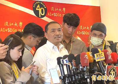 被問到葛來儀說「北京對侯友宜不熟悉」，侯友宜回應，兩岸交往一定要在平等、尊嚴底下對話交流。（記者闕敬倫攝）