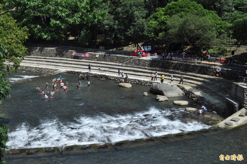 桃園市復興區親子玩水熱點「小烏來宇內溪戲水區」今年不開放。（資料照，記者李容萍攝）