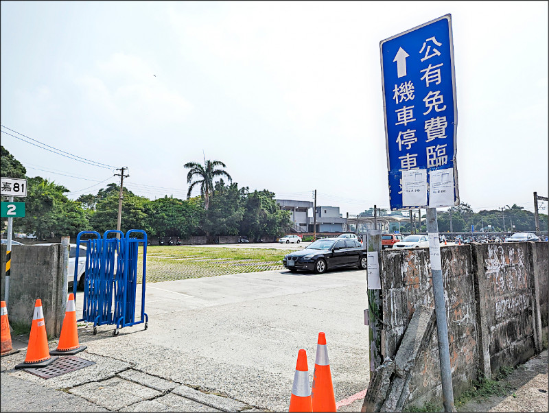 民雄鄉公所將重整停車場後，開始收費。（記者王善嬿攝）