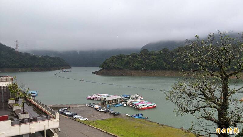 瑪娃颱風外圍強降雨助攻！石門水庫大進補，蓄水率朝「半庫」邁進。（記者李容萍攝）