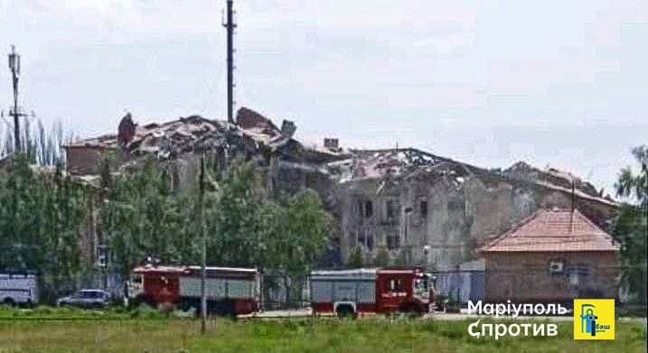 马立波（Mariupol）附近尤里夫卡 （Yurivka）村俄军佔领的前亚速军团总部的建筑，被乌克兰武装部队袭击，造成100名多名的俄军死亡与400名俄军受伤。（图撷自推特）(photo:LTN)