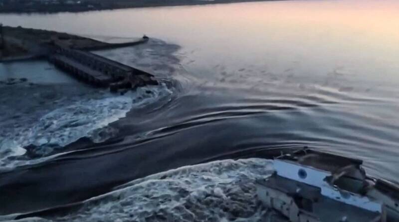 俄羅斯占領地區的卡科夫卡水壩遭炸毀，已有24個定居點被洪水淹沒，還有150公噸機油洩漏到第聶伯河中。（法新社）