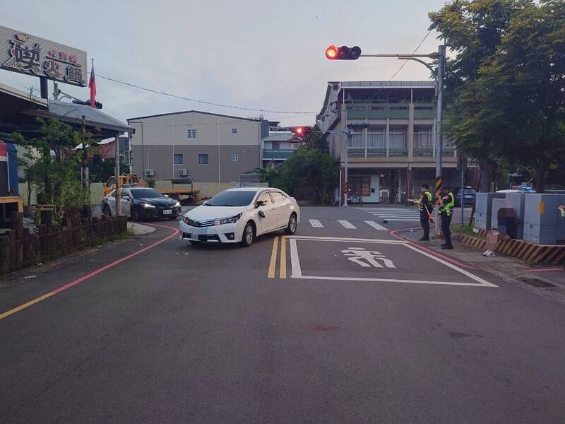 晨運男斑馬線上遭轉彎車撞上...女駕駛稱「沒看到」 - 社會 - 自由時報電子報