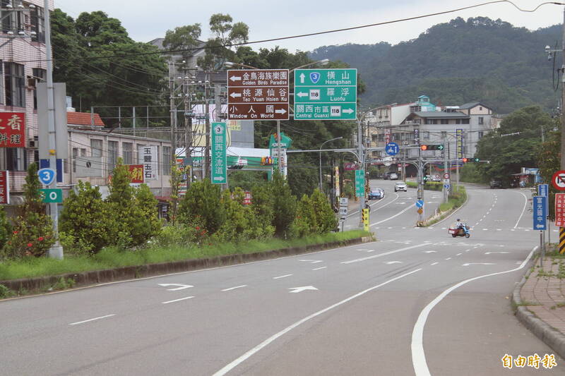 新竹縣關西鎮在台3線和118號縣道都有改裝車輛狂飆擾民的問題，縣府環保局和新埔警分局近期將聯合執行取締。（記者黃美珠攝）