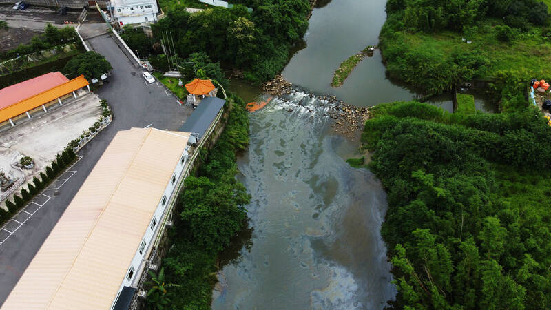 關西淨水場上游遭污染 關西、新埔6400戶緊急停水至6/14中午 - 生活 - 自由時報電子報