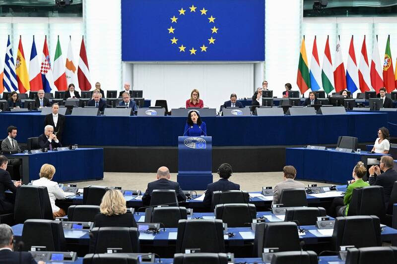 歐洲議會今(14)日表決通過採納「歐盟人工智慧法案」(E.U. AI Act),但該法案還需要與歐洲理事會協商。(法新社) 歐洲議會今(14)日表決通過採納「歐盟人工智慧法案」(E.U. AI Act),但該法案還需要與歐洲理事會協商。(法新社)