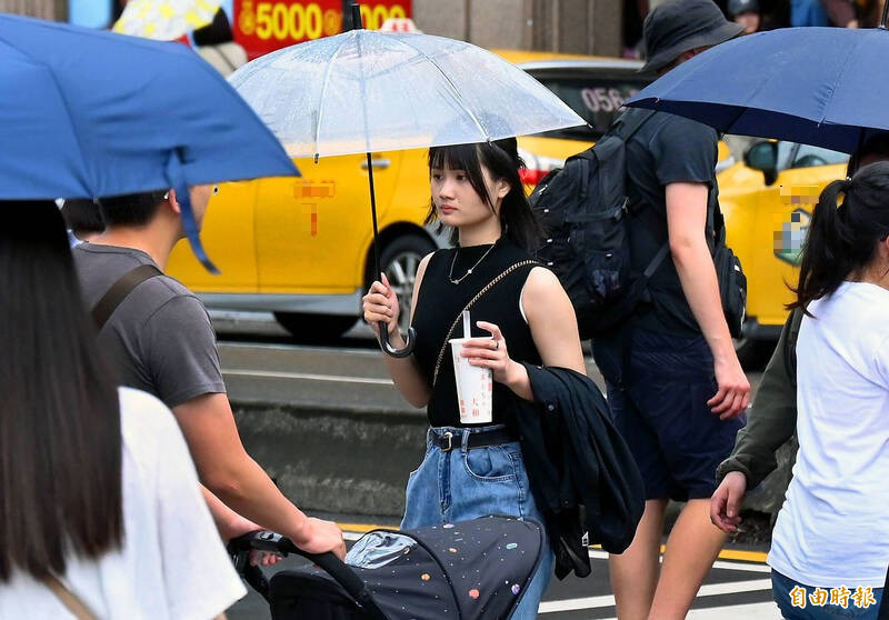 中央氣象局提醒，明天起到週六是這波梅雨影響最劇烈的時間，預估從南到北都容易有短延時強降雨、局部大雨或豪雨。（資料照）