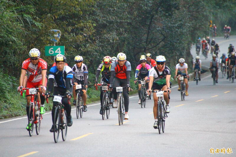 埔里至合歡山武嶺每年有多場自行車賽事。（資料照，記者佟振國攝）