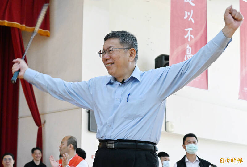 民眾黨總統參選人柯文哲在2016年台北市長任內，接受《台大醫訊》訪問中指出，「中国那方面一直要他選總統」。（資料照）