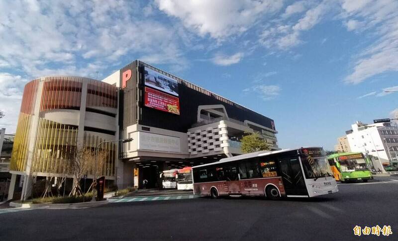 台中公車班次眾多，原本「台中友善公車」App將於7月1日下架。（記者張軒哲攝）