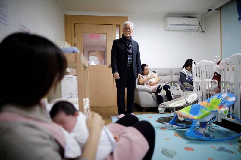 今年南韩4月新生儿跌破2万，仅有1万8484人，比去年同期下降了12.7%，连续42个月自然成长率负数。（路透）(photo:LTN)