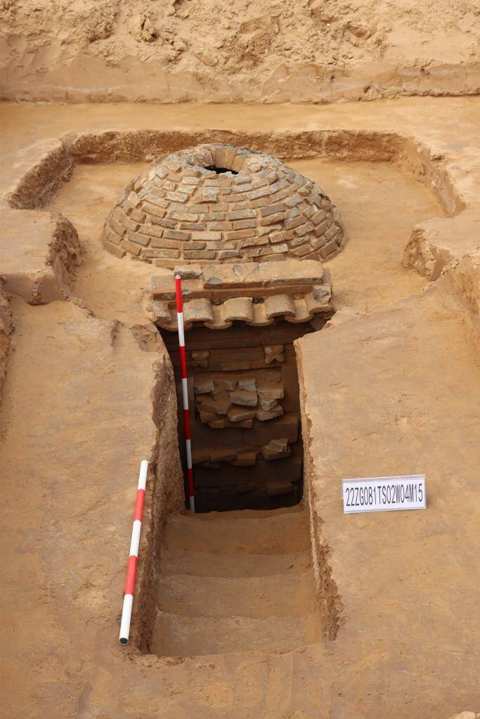 中国河南省文物考古研究院在老庄师一地发现共22座墓葬的古墓群，近日挖掘到的则是带阶梯墓道的宋代砖室墓。（撷取自微博）(photo:LTN)