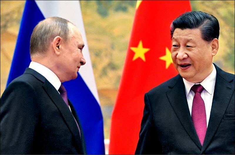 民调显示，3分之1乌克兰人视中国为敌国。图为2022年2月，俄罗斯总统普廷访问北京，参加北京冬季奥运会开幕式，中国国家主席习近平出面接待。（路透档案照）(photo:LTN)