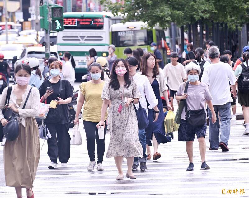 今日午後各地要留意局部短暫雷陣雨，特別是北部地區及其他山區，易出現局部大雨及短延時強降雨。（資料照）