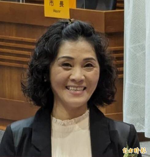 基隆市議員郭美秀轉國民黨  親民黨議員全台只剩「她」1人