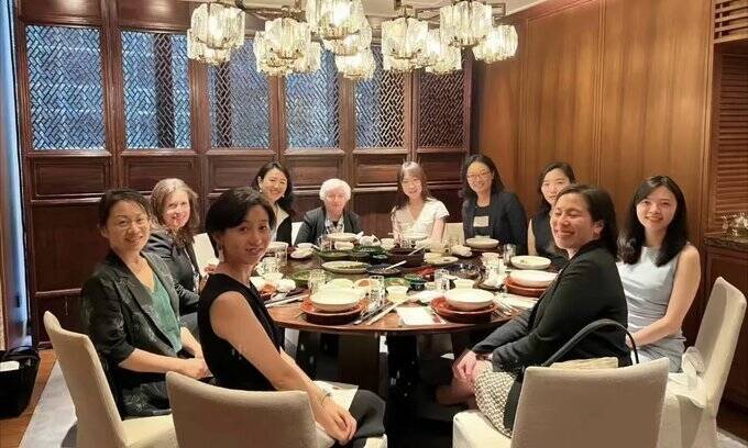 美国财政部长叶伦在访问中国期间，曾与一群中国女性经济学家和企业家共进午餐，不料却遭到中国小粉红勐烈攻击。（取自微博）(photo:LTN)