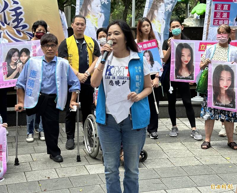 國民黨台北市議員應曉薇指出，北市府今年國慶日不發放「嗡嗡包」，改辦野餐、市集活動。（記者蔡亞樺攝）