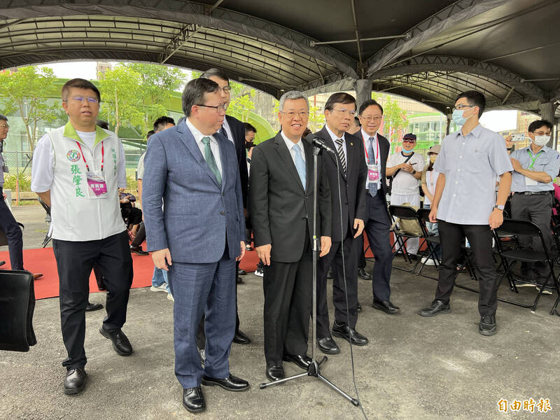 針對美國將對台提供軍事援助，行政院長陳建仁就表示，台美一向保持很緊密的溝通和協調，會繼續維持。（記者陳恩惠攝）